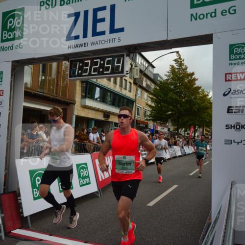 20.09.2026 - PSD Bank Halbmarathon LAZAROV Photography http://msf.ph/oto/10549560 20.09.2026 11:32:53 Ziel 1310, 1721, 1922, 2498, 2625, 3423, 3508 meine-sportfotos.de