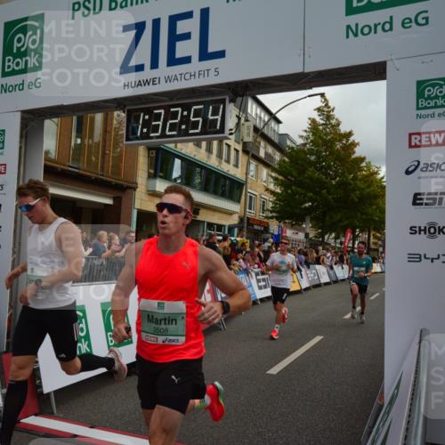 20.09.2026 - PSD Bank Halbmarathon LAZAROV Photography http://msf.ph/oto/10549561 20.09.2026 11:32:54 Ziel 1310, 1721, 1922, 2498, 2625, 3423, 3508 meine-sportfotos.de