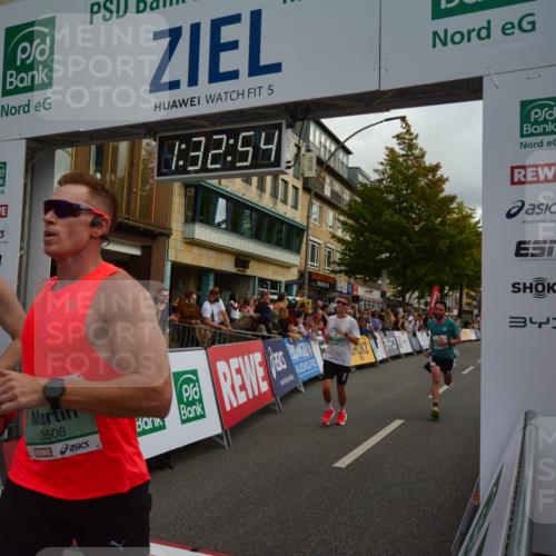 20.09.2026 - PSD Bank Halbmarathon LAZAROV Photography http://msf.ph/oto/10549562 20.09.2026 11:32:54 Ziel 1310, 1721, 1922, 2498, 2625, 3423, 3508 meine-sportfotos.de