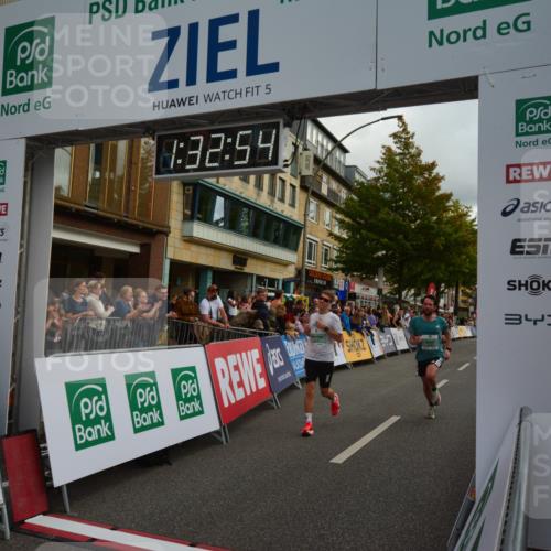 20.09.2026 - PSD Bank Halbmarathon LAZAROV Photography http://msf.ph/oto/10549563 20.09.2026 11:32:54 Ziel 1310, 1721, 1922, 2498, 2625, 3423, 3508 meine-sportfotos.de