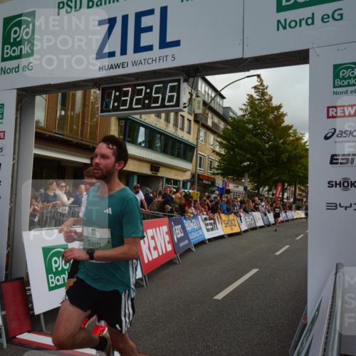 20.09.2026 - PSD Bank Halbmarathon LAZAROV Photography http://msf.ph/oto/10549568 20.09.2026 11:32:55 Ziel 1310, 1721, 1922, 2498, 3423, 3508 meine-sportfotos.de