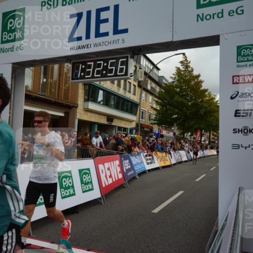 20.09.2026 - PSD Bank Halbmarathon LAZAROV Photography http://msf.ph/oto/10549569 20.09.2026 11:32:55 Ziel 1310, 1721, 1922, 2498, 3423, 3508 meine-sportfotos.de