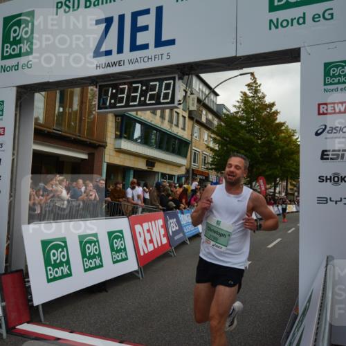 20.09.2026 - PSD Bank Halbmarathon LAZAROV Photography http://msf.ph/oto/10549617 20.09.2026 11:33:27 Ziel 1737, 2115, 2789, 3048, 4352, 4751 meine-sportfotos.de