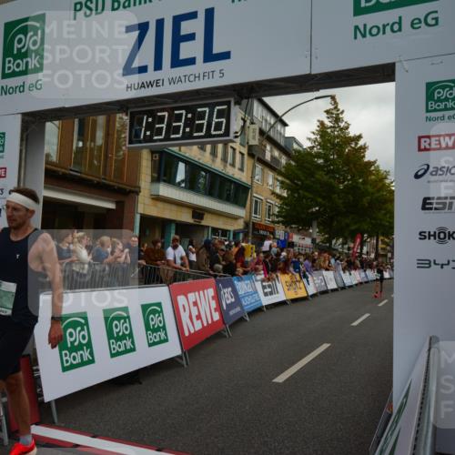 20.09.2026 - PSD Bank Halbmarathon LAZAROV Photography http://msf.ph/oto/10549626 20.09.2026 11:33:36 Ziel 2529, 4395, 4751 meine-sportfotos.de