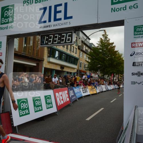 20.09.2026 - PSD Bank Halbmarathon LAZAROV Photography http://msf.ph/oto/10549627 20.09.2026 11:33:36 Ziel 2529, 4395, 4751 meine-sportfotos.de