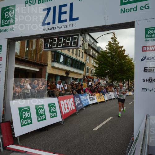 20.09.2026 - PSD Bank Halbmarathon LAZAROV Photography http://msf.ph/oto/10549633 20.09.2026 11:33:41 Ziel 2201, 2482, 2529, 4395, 4751 meine-sportfotos.de