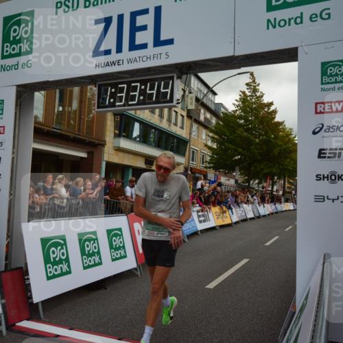 20.09.2026 - PSD Bank Halbmarathon LAZAROV Photography http://msf.ph/oto/10549636 20.09.2026 11:33:43 Ziel 2201, 2482, 2529, 4395 meine-sportfotos.de