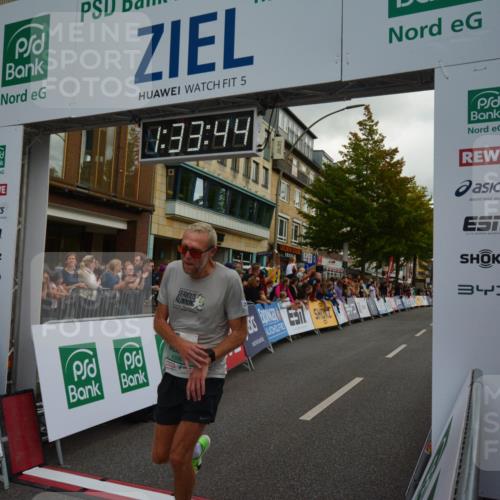 20.09.2026 - PSD Bank Halbmarathon LAZAROV Photography http://msf.ph/oto/10549637 20.09.2026 11:33:43 Ziel 2201, 2482, 2529, 4395 meine-sportfotos.de