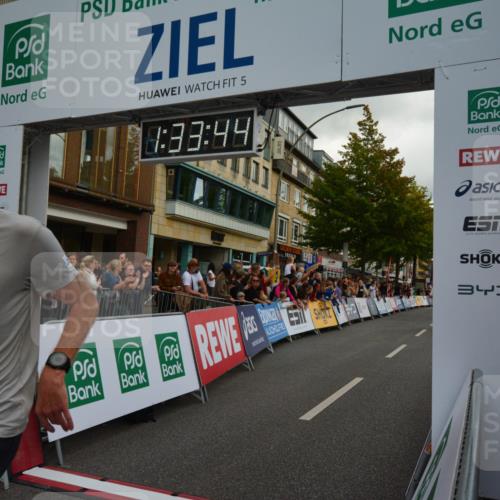 20.09.2026 - PSD Bank Halbmarathon LAZAROV Photography http://msf.ph/oto/10549640 20.09.2026 11:33:44 Ziel 2201, 2482, 2529, 4395 meine-sportfotos.de