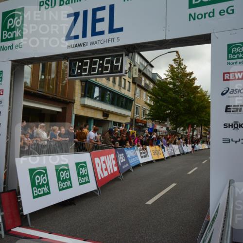 20.09.2026 - PSD Bank Halbmarathon LAZAROV Photography http://msf.ph/oto/10549649 20.09.2026 11:33:54 Ziel 2201, 2265, 2482 meine-sportfotos.de