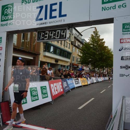20.09.2026 - PSD Bank Halbmarathon LAZAROV Photography http://msf.ph/oto/10549651 20.09.2026 11:34:04 Ziel 1384, 1995, 2265, 3551, 4276, 4690 meine-sportfotos.de