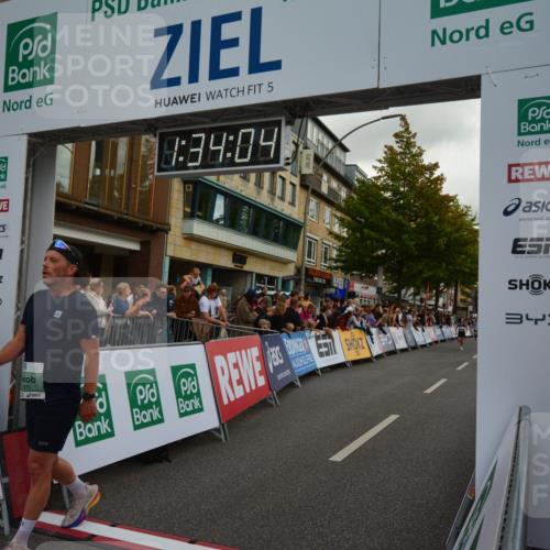 20.09.2026 - PSD Bank Halbmarathon LAZAROV Photography http://msf.ph/oto/10549652 20.09.2026 11:34:04 Ziel 1384, 1995, 2265, 3551, 4276, 4690 meine-sportfotos.de