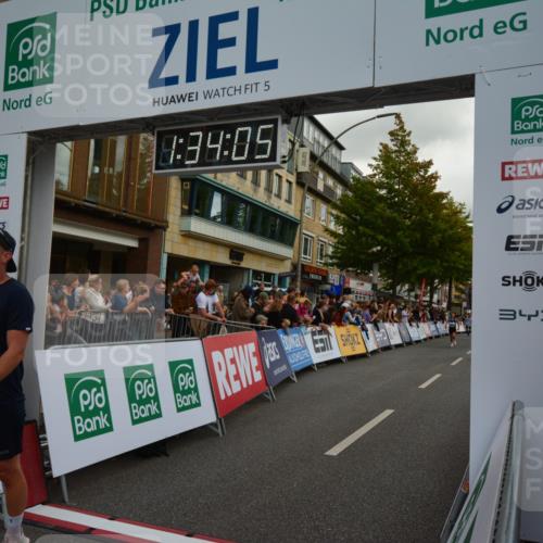 20.09.2026 - PSD Bank Halbmarathon LAZAROV Photography http://msf.ph/oto/10549654 20.09.2026 11:34:04 Ziel 1384, 1995, 2265, 3551, 4276, 4690 meine-sportfotos.de