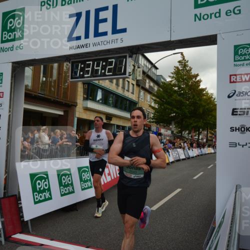 20.09.2026 - PSD Bank Halbmarathon LAZAROV Photography http://msf.ph/oto/10549684 20.09.2026 11:34:21 Ziel 1871, 2043, 2547, 2945, 3328, 4783 meine-sportfotos.de