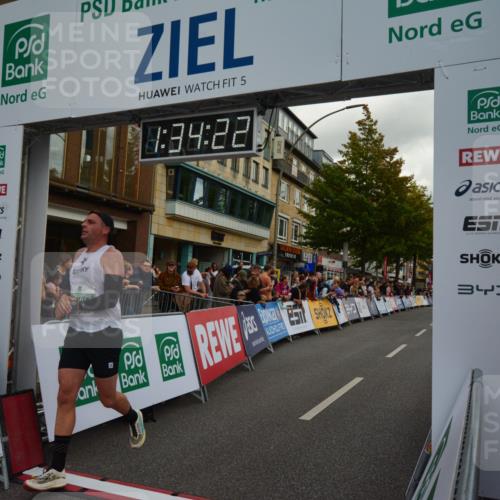 20.09.2026 - PSD Bank Halbmarathon LAZAROV Photography http://msf.ph/oto/10549687 20.09.2026 11:34:21 Ziel 1871, 2043, 2547, 2945, 3328, 4783 meine-sportfotos.de