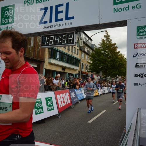 20.09.2026 - PSD Bank Halbmarathon LAZAROV Photography http://msf.ph/oto/10549706 20.09.2026 11:34:54 Ziel 1195, 1535, 1632, 1930, 2159, 2308, 2352, 2910, 3267, 4297 meine-sportfotos.de