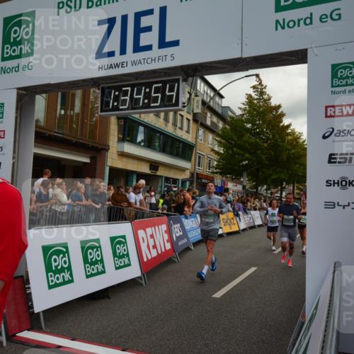 20.09.2026 - PSD Bank Halbmarathon LAZAROV Photography http://msf.ph/oto/10549707 20.09.2026 11:34:54 Ziel 1195, 1535, 1632, 1930, 2159, 2308, 2352, 2910, 3267, 4297 meine-sportfotos.de