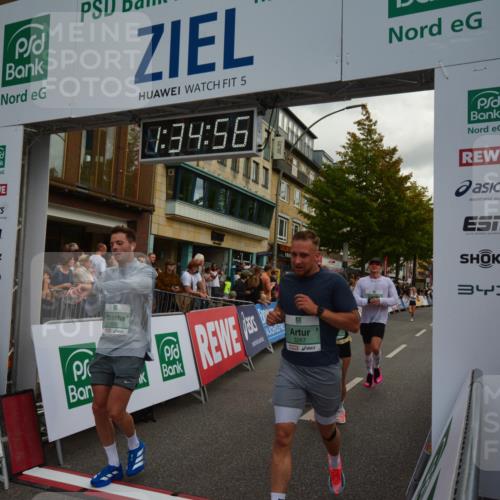 20.09.2026 - PSD Bank Halbmarathon LAZAROV Photography http://msf.ph/oto/10549708 20.09.2026 11:34:55 Ziel 1195, 1535, 1632, 1930, 2159, 2308, 2352, 2910, 3267, 4297 meine-sportfotos.de
