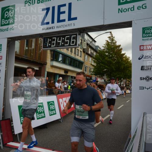20.09.2026 - PSD Bank Halbmarathon LAZAROV Photography http://msf.ph/oto/10549709 20.09.2026 11:34:56 Ziel 1195, 1327, 1535, 1632, 1930, 2159, 2308, 2352, 2910, 3267, 4297 meine-sportfotos.de