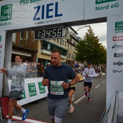 20.09.2026 - PSD Bank Halbmarathon LAZAROV Photography http://msf.ph/oto/10549710 20.09.2026 11:34:56 Ziel 1195, 1327, 1535, 1632, 1930, 2159, 2308, 2352, 2910, 3267, 4297 meine-sportfotos.de