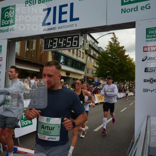 20.09.2026 - PSD Bank Halbmarathon LAZAROV Photography http://msf.ph/oto/10549711 20.09.2026 11:34:56 Ziel 1195, 1327, 1535, 1632, 1930, 2159, 2308, 2352, 2910, 3267, 4297 meine-sportfotos.de