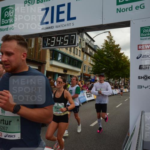 20.09.2026 - PSD Bank Halbmarathon LAZAROV Photography http://msf.ph/oto/10549712 20.09.2026 11:34:56 Ziel 1195, 1327, 1535, 1632, 1930, 2159, 2308, 2352, 2910, 3267, 4297 meine-sportfotos.de