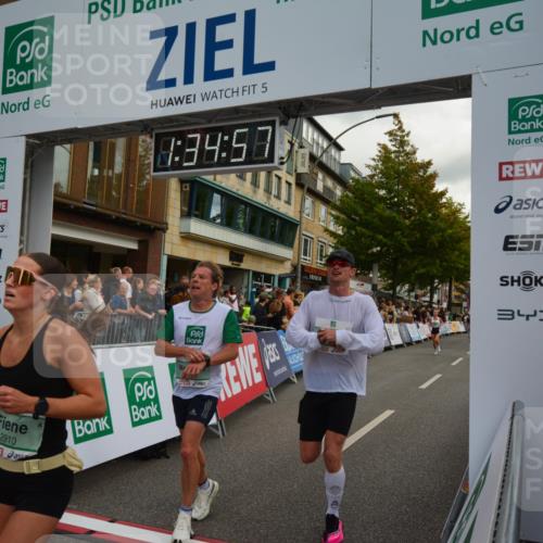 20.09.2026 - PSD Bank Halbmarathon LAZAROV Photography http://msf.ph/oto/10549714 20.09.2026 11:34:56 Ziel 1195, 1327, 1535, 1632, 1930, 2159, 2308, 2352, 2910, 3267, 4297 meine-sportfotos.de