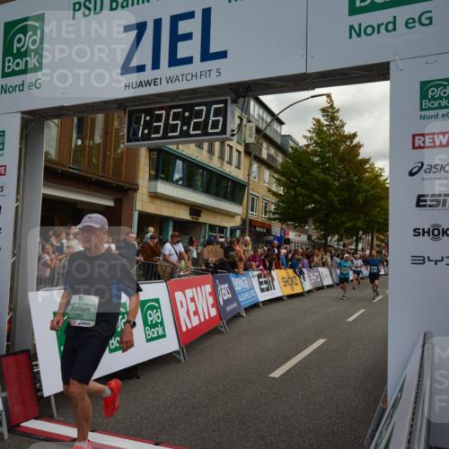 20.09.2026 - PSD Bank Halbmarathon LAZAROV Photography http://msf.ph/oto/10549765 20.09.2026 11:35:25 Ziel 1355, 2525, 3878, 4131 meine-sportfotos.de