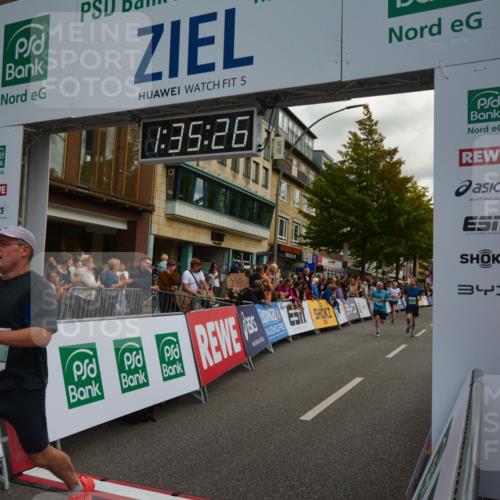 20.09.2026 - PSD Bank Halbmarathon LAZAROV Photography http://msf.ph/oto/10549767 20.09.2026 11:35:26 Ziel 1355, 1520, 2525, 3878, 4131 meine-sportfotos.de