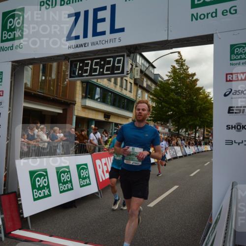 20.09.2026 - PSD Bank Halbmarathon LAZAROV Photography http://msf.ph/oto/10549770 20.09.2026 11:35:29 Ziel 1355, 1520, 2525, 3878, 4131 meine-sportfotos.de