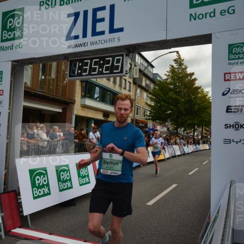 20.09.2026 - PSD Bank Halbmarathon LAZAROV Photography http://msf.ph/oto/10549771 20.09.2026 11:35:29 Ziel 1355, 1520, 2525, 3878, 4131 meine-sportfotos.de