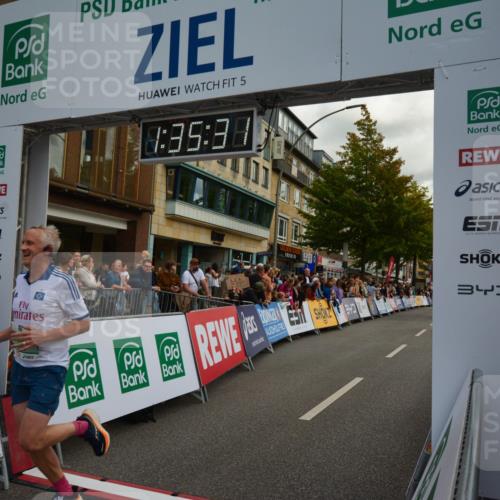 20.09.2026 - PSD Bank Halbmarathon LAZAROV Photography http://msf.ph/oto/10549778 20.09.2026 11:35:31 Ziel 1355, 1520, 2525, 3878, 4131, 4649 meine-sportfotos.de
