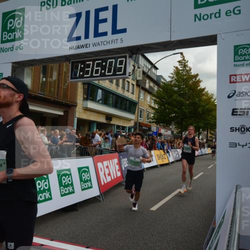 20.09.2026 - PSD Bank Halbmarathon LAZAROV Photography http://msf.ph/oto/10549857 20.09.2026 11:36:08 Ziel 1105, 1739, 1781, 2109, 2306, 2349, 2848, 3176, 4500 meine-sportfotos.de
