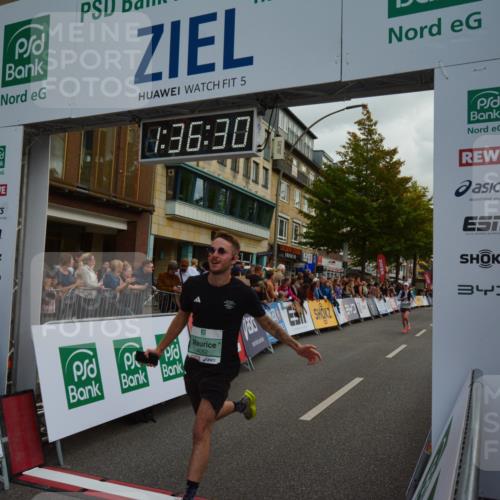 20.09.2026 - PSD Bank Halbmarathon LAZAROV Photography http://msf.ph/oto/10549886 20.09.2026 11:36:30 Ziel 2157, 2165, 3999, 4052, 4143 meine-sportfotos.de
