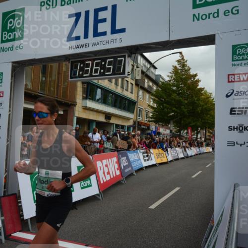 20.09.2026 - PSD Bank Halbmarathon LAZAROV Photography http://msf.ph/oto/10549917 20.09.2026 11:36:56 Ziel 1319, 1670, 2925, 3299, 4142, 4260, 4651, 4779 meine-sportfotos.de