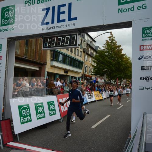 20.09.2026 - PSD Bank Halbmarathon LAZAROV Photography http://msf.ph/oto/10549927 20.09.2026 11:37:06 Ziel 1812, 2102, 2925, 3299, 3359, 4260, 4779, 4796 meine-sportfotos.de