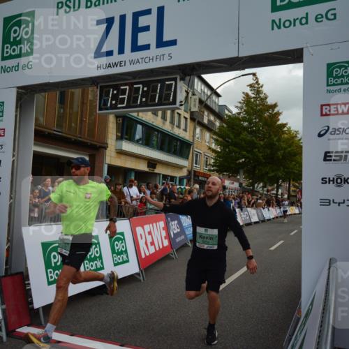 20.09.2026 - PSD Bank Halbmarathon LAZAROV Photography http://msf.ph/oto/10549948 20.09.2026 11:37:16 Ziel 1676, 2102, 3295, 3359, 4571, 4796 meine-sportfotos.de