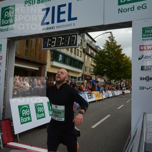 20.09.2026 - PSD Bank Halbmarathon LAZAROV Photography http://msf.ph/oto/10549950 20.09.2026 11:37:17 Ziel 1676, 2102, 3295, 3312, 3359, 4571, 4796 meine-sportfotos.de