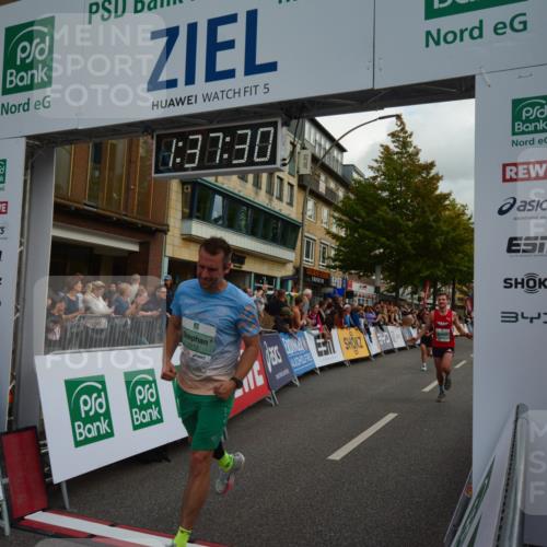 20.09.2026 - PSD Bank Halbmarathon LAZAROV Photography http://msf.ph/oto/10549972 20.09.2026 11:37:29 Ziel 1291, 1353, 1676, 1944, 2500, 2735, 3312, 3629, 4132, 4571 meine-sportfotos.de