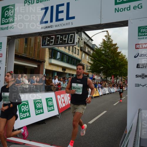 20.09.2026 - PSD Bank Halbmarathon LAZAROV Photography http://msf.ph/oto/10550000 20.09.2026 11:37:40 Ziel 1291, 1353, 1944, 2500, 2735, 3296, 4127, 4371, 4766 meine-sportfotos.de