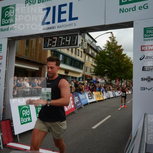 20.09.2026 - PSD Bank Halbmarathon LAZAROV Photography http://msf.ph/oto/10550002 20.09.2026 11:37:40 Ziel 1291, 1353, 1944, 2500, 2735, 3296, 4127, 4371, 4766 meine-sportfotos.de