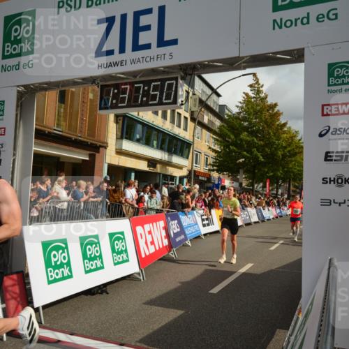 20.09.2026 - PSD Bank Halbmarathon LAZAROV Photography http://msf.ph/oto/10550014 20.09.2026 11:37:50 Ziel 1219, 2161, 3100, 3296, 4163, 4197, 4371, 4415, 4437, 4766 meine-sportfotos.de