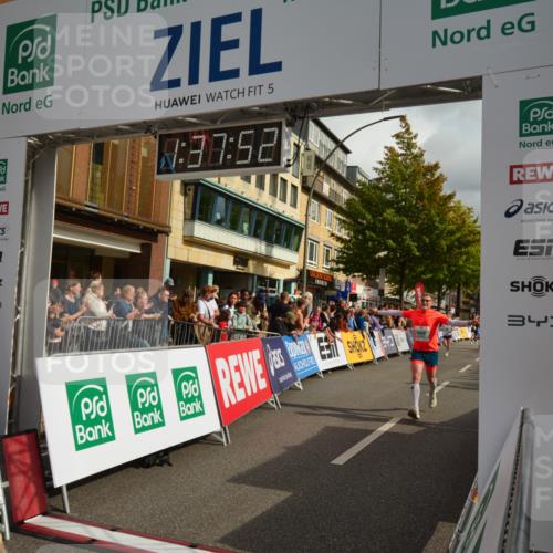 20.09.2026 - PSD Bank Halbmarathon LAZAROV Photography http://msf.ph/oto/10550022 20.09.2026 11:37:51 Ziel 1219, 2161, 3100, 3296, 4163, 4197, 4371, 4415, 4437, 4766 meine-sportfotos.de