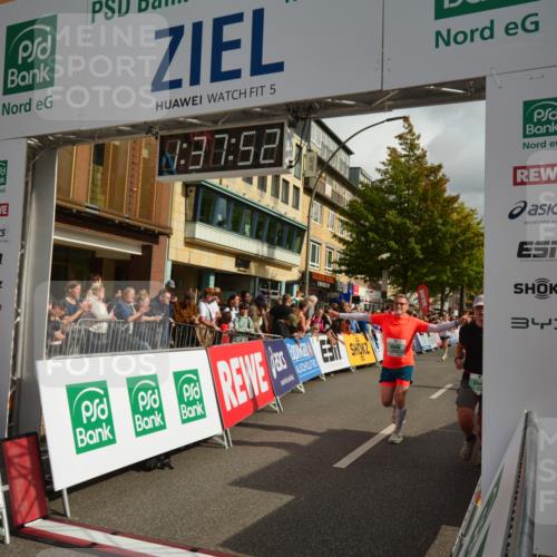 20.09.2026 - PSD Bank Halbmarathon LAZAROV Photography http://msf.ph/oto/10550025 20.09.2026 11:37:52 Ziel 1062, 1187, 1219, 2161, 3100, 3296, 4163, 4197, 4371, 4415, 4437, 4766 meine-sportfotos.de