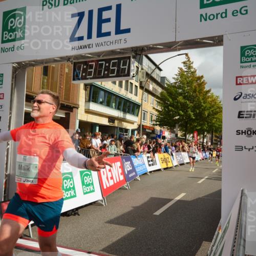 20.09.2026 - PSD Bank Halbmarathon LAZAROV Photography http://msf.ph/oto/10550030 20.09.2026 11:37:53 Ziel 1062, 1187, 1219, 2161, 3100, 3296, 4163, 4197, 4371, 4415, 4437, 4766 meine-sportfotos.de