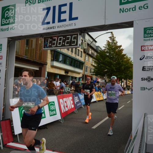 20.09.2026 - PSD Bank Halbmarathon LAZAROV Photography http://msf.ph/oto/10550080 20.09.2026 11:38:25 Ziel 1036, 1915, 2691, 3464, 4344, 4767 meine-sportfotos.de