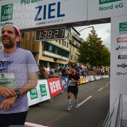 20.09.2026 - PSD Bank Halbmarathon LAZAROV Photography http://msf.ph/oto/10550088 20.09.2026 11:38:26 Ziel 1036, 1915, 2691, 3464, 4344, 4767 meine-sportfotos.de