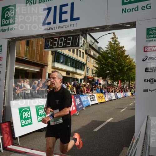 20.09.2026 - PSD Bank Halbmarathon LAZAROV Photography http://msf.ph/oto/10550093 20.09.2026 11:38:31 Ziel 1036, 1915, 2691, 4305, 4344, 4767, 4778 meine-sportfotos.de