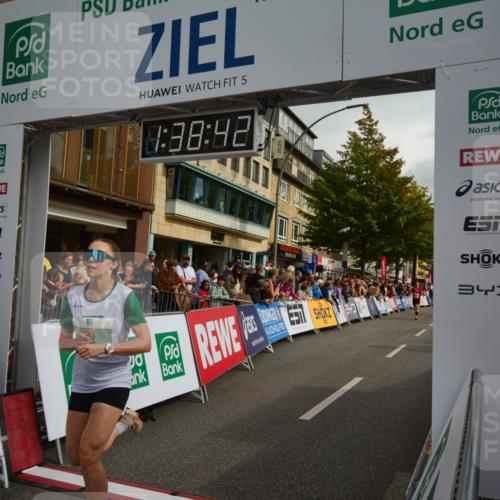 20.09.2026 - PSD Bank Halbmarathon LAZAROV Photography http://msf.ph/oto/10550101 20.09.2026 11:38:41 Ziel 1483, 1954, 3188, 4305, 4778 meine-sportfotos.de