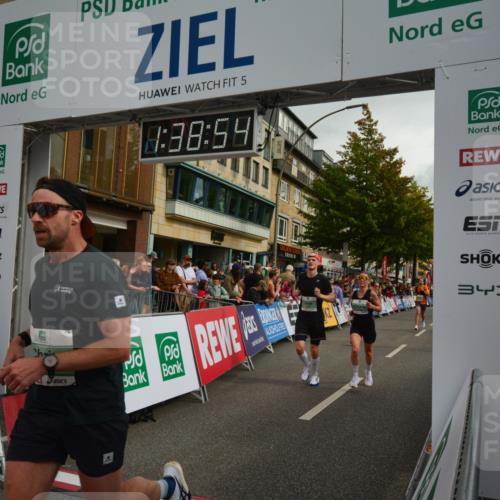 20.09.2026 - PSD Bank Halbmarathon LAZAROV Photography http://msf.ph/oto/10550115 20.09.2026 11:38:53 Ziel 1115, 1298, 1316, 1483, 1954, 2403, 2515, 2550, 3188, 3727, 3885 meine-sportfotos.de